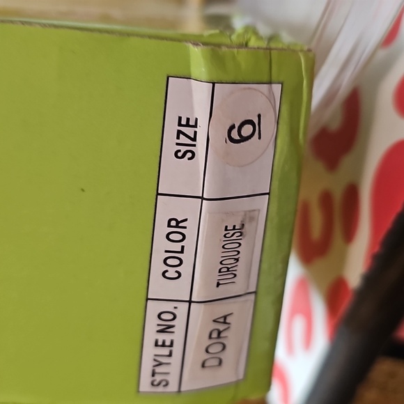 J Betani rhinestone turquoise flip flop summer fun sz 6 casual - Picture 10 of 10